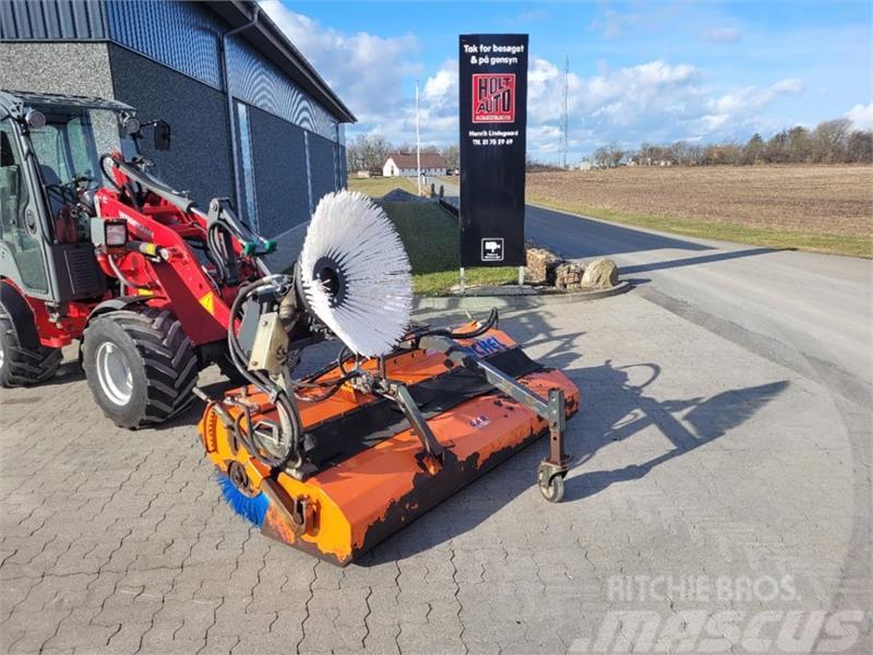 Tuchel Plus 560  180 cm med opsamler og sidebørste Alte accesorii tractor