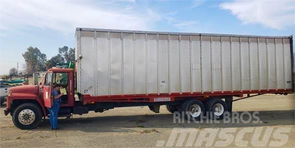 International S1900 Ferma/Camioane transport cereale