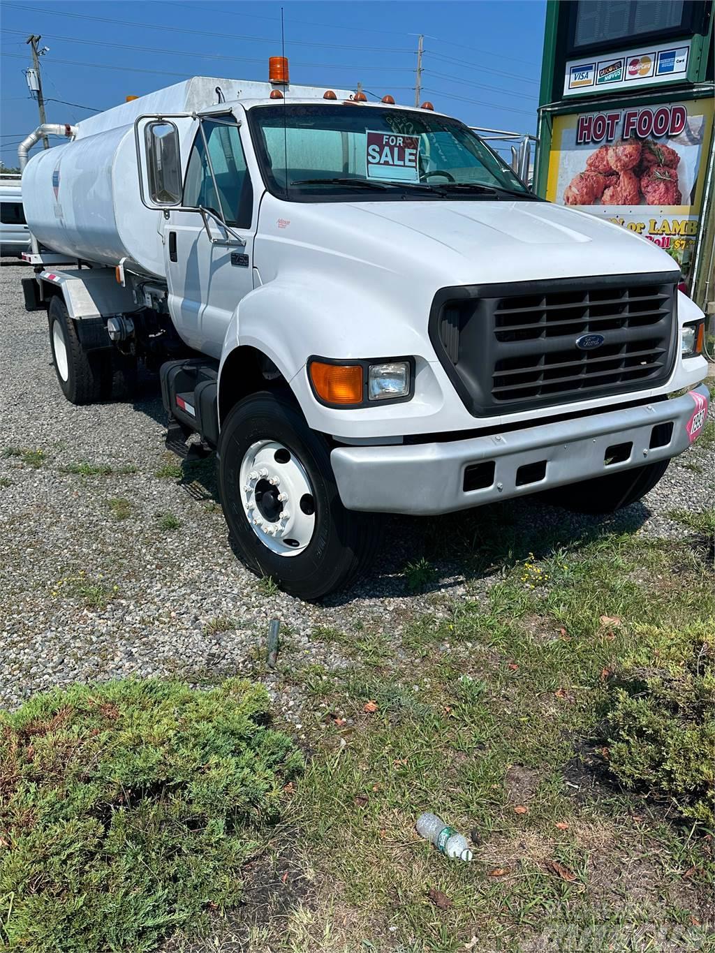 Ford F-750 Fuel Truck Cisterne