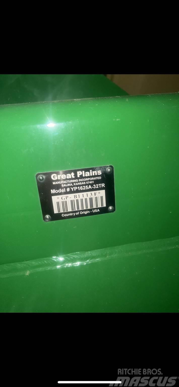 Great Plains YP1625A-32TR Masini de plantat