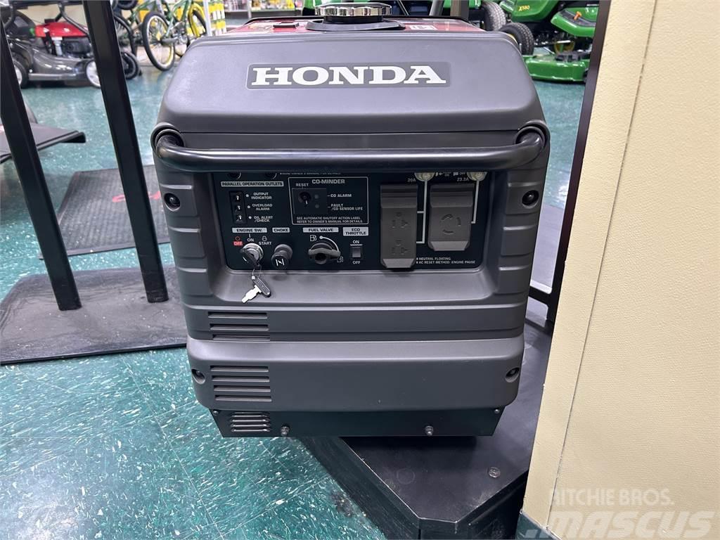 Honda EU3000S1AN Alte echipamente pentru tratarea terenului
