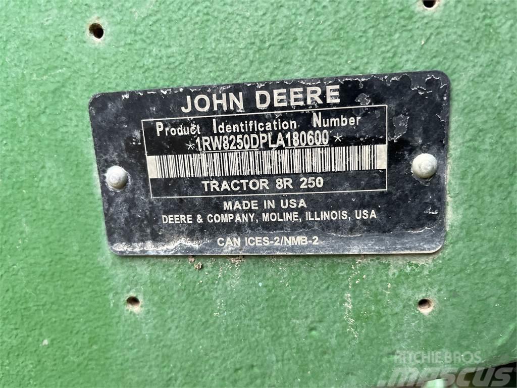 John Deere 8R 250 Tractoare