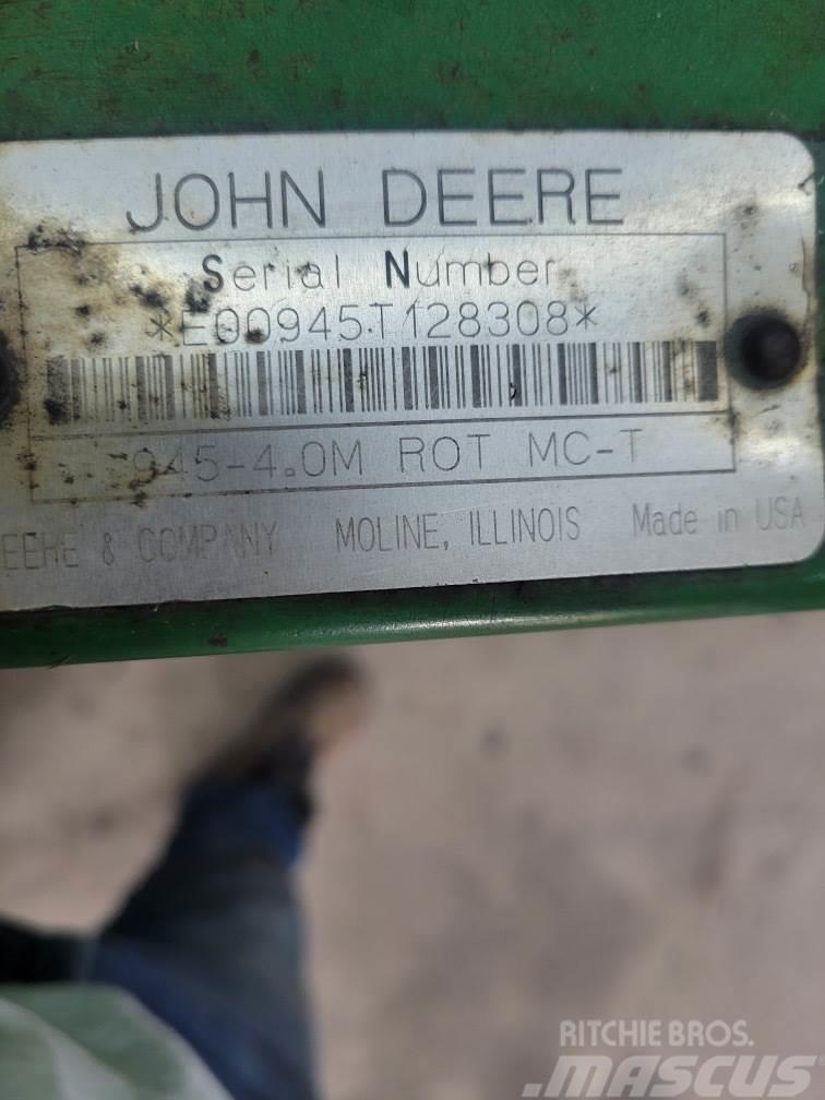 John Deere 945 Cositoare de iarba cu umidificator