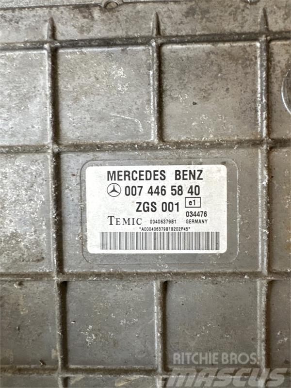 Mercedes-Benz MERCEDES ENGINE ECU A0074465840 Electronice