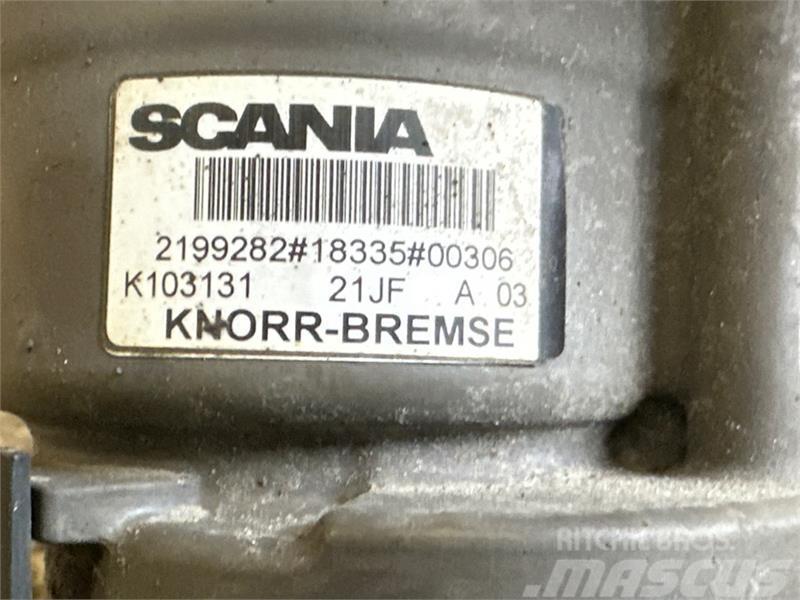 Scania  TRAILER CONTROL MODULE 2199282 Radiatoare