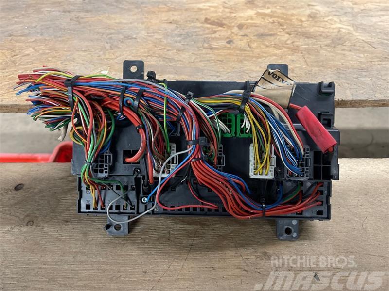 Volvo VOLVO FUSE AND RELAY CENTRE FH/FM 20476480 Electronice
