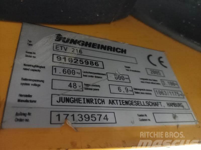Jungheinrich ETV 216 Stivuitor cu catarg retractabil