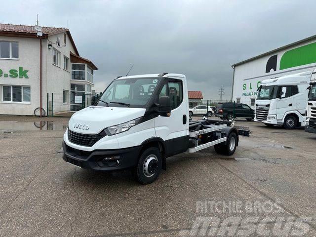 Iveco 70C18 for containers 4x2 EURO 6 vin 435 Camion cu carlig de ridicare