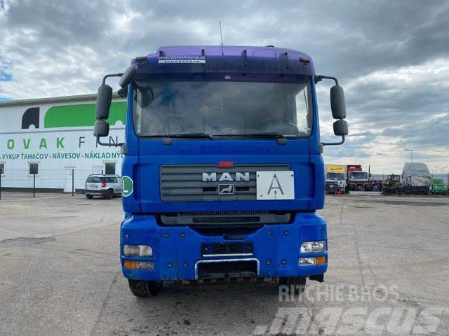 MAN TGA 26.440 6X4 for containers with crane vin 945 Camion cu carlig de ridicare