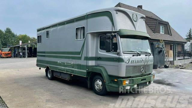 Mercedes-Benz 817 Niehoffaufbau mit Küche Sitzecke 3 Pferde Camioane transport animale