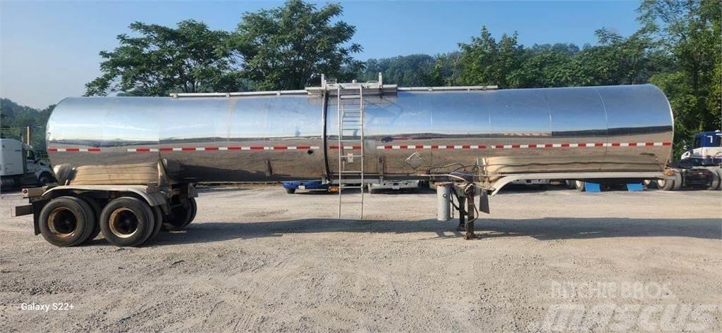 Brenner 7000 GALLON- STAINLESS - REAR DISCHARGE Remorci Cisterne