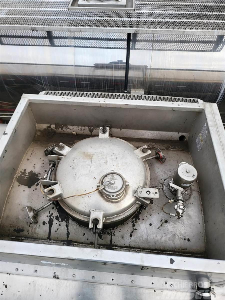Fruehauf 307 SS- 3 COMP- 1500,2000,3000 GAL Remorci Cisterne