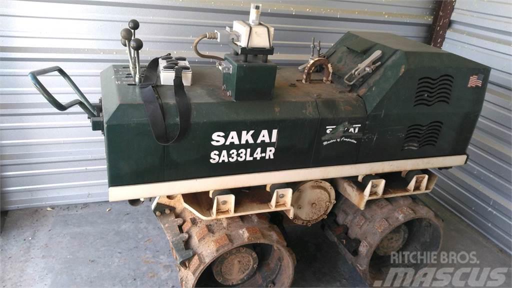 Sakai SA33L4-R Cilindri compactori tractabili cu vibratii