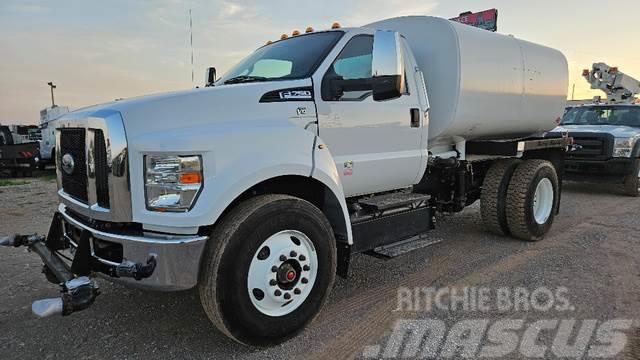 Ford F-750 Cisterne