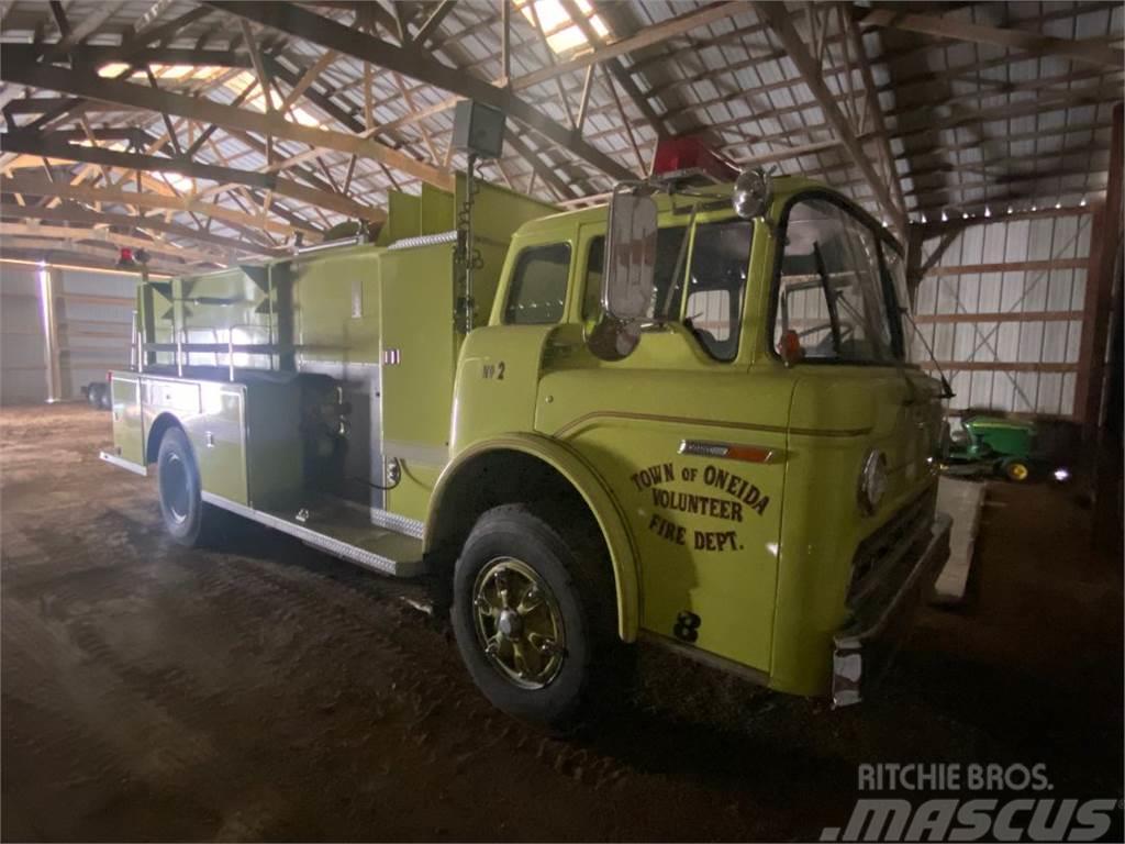 Ford 900 Camion de pompier