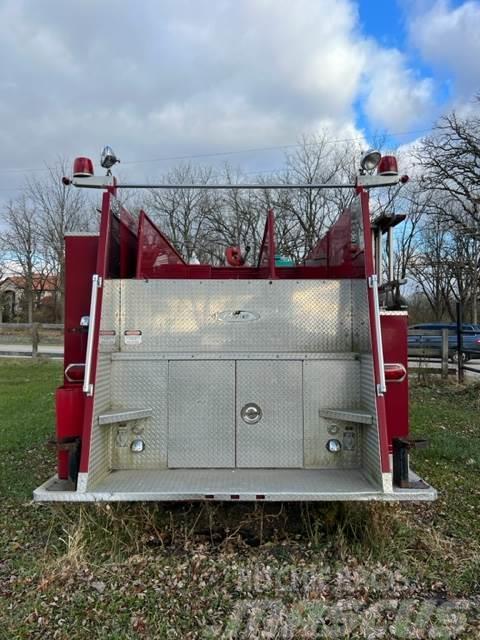  PIERCE FIRE TRUCK Camion de pompier