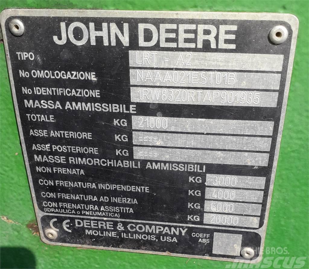John Deere 8320 RT Tractoare