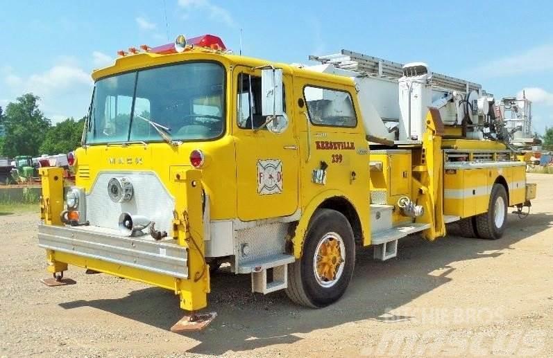 Mack CF685 Camion de pompier