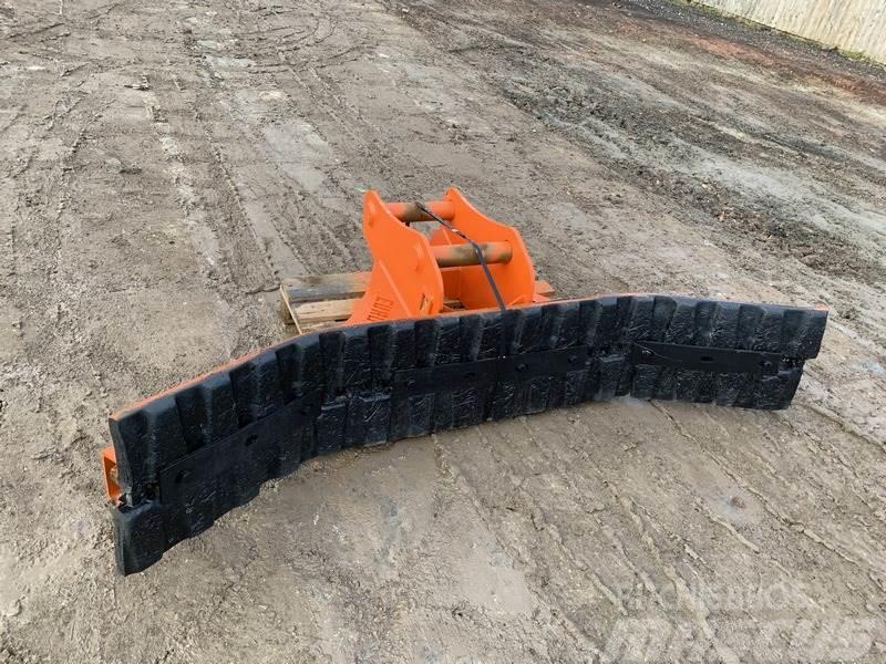  Scrapper Blade To suit 18 - 26 ton Excavator Lame