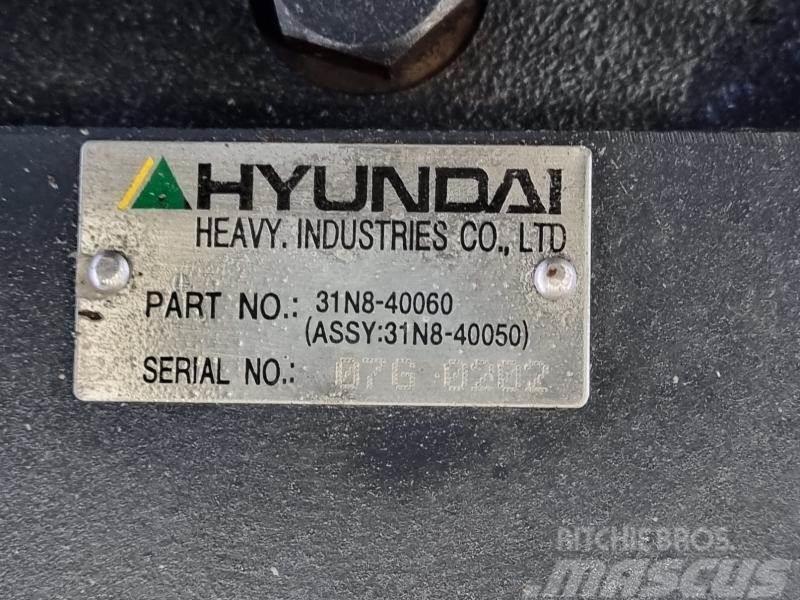 Hyundai FINAL DRIVE 31N8-40060 Axe
