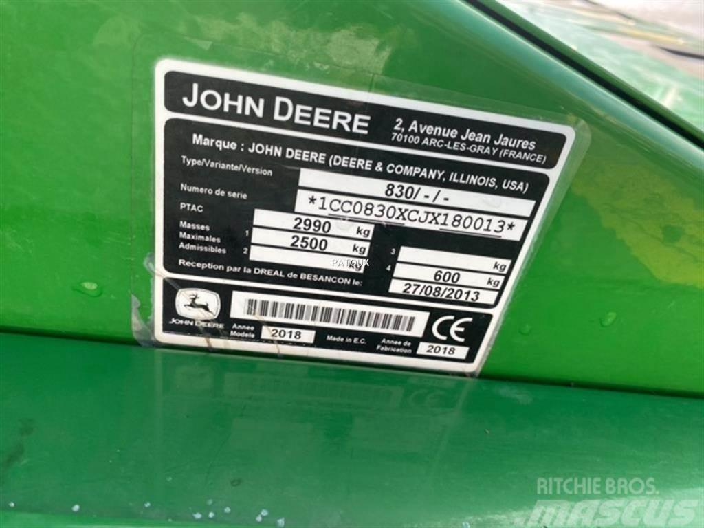 John Deere 830 Cositoare de iarba cu umidificator