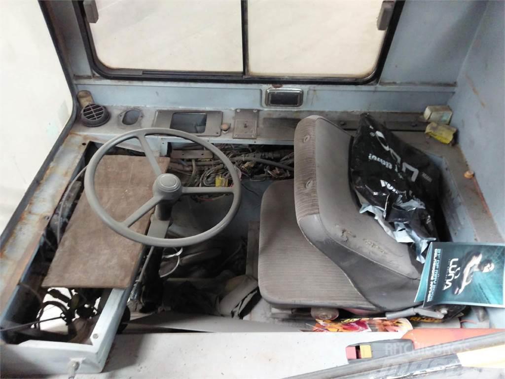 Liebherr LTM 1030 lower cabin Cabine si interior