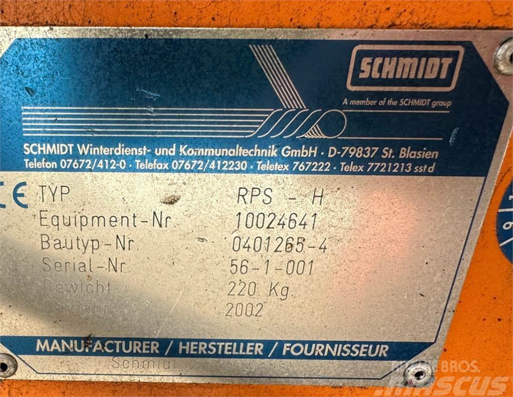 Unimog Leitpfostenwaschgerät Schmidt RPS-H Alte echipamente pentru tratarea terenului
