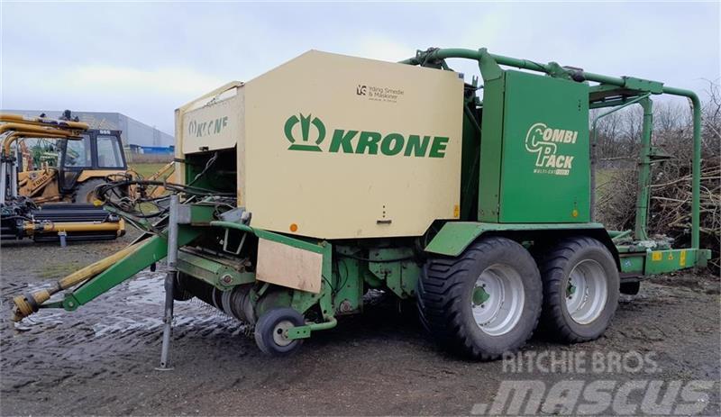 Krone Combi Pack 1500 Multi Cut V, med indpakker Masina de balotat cilindric