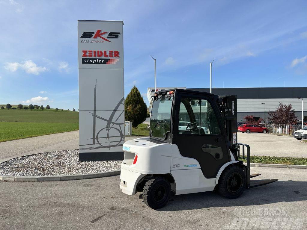 UniCarriers DX2-30 Stivuitor diesel