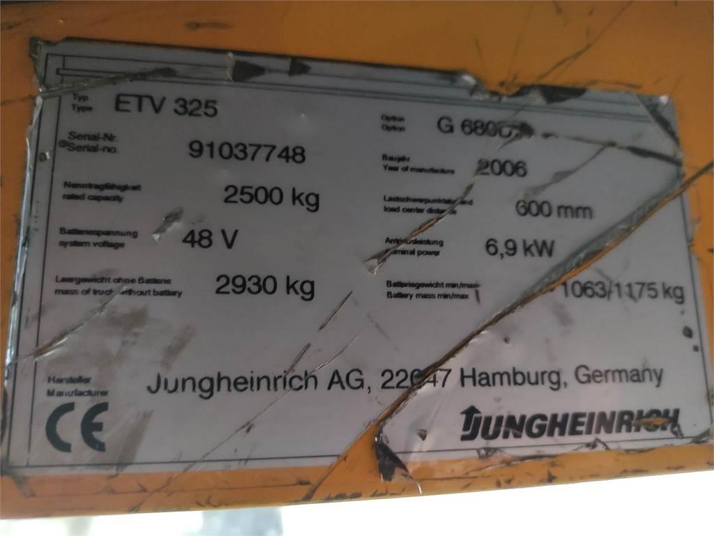 Jungheinrich ETV325 Stivuitor cu catarg retractabil