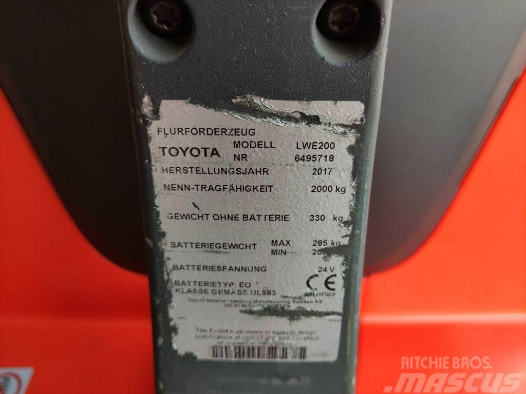 Toyota LWE200 Transpaleta manuala